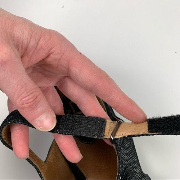 CLARKS Artisan I Black Leather I Sandal - Picture 9 of 12